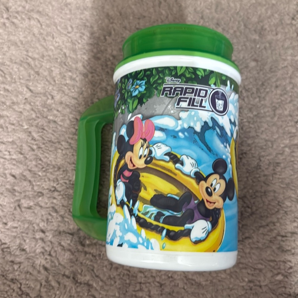 Disney parks rapid fill cups 💚🖤